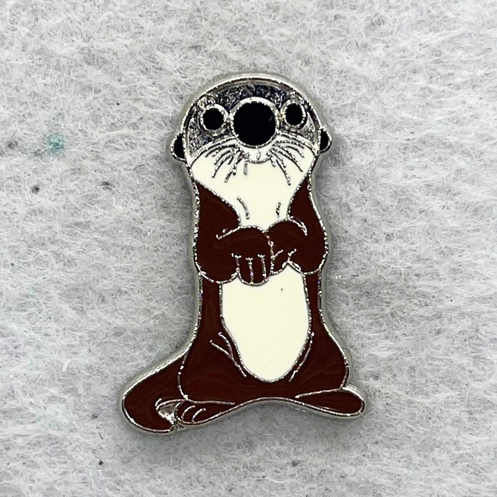 🔮 5/$25 Disney Finding Dory Otter Pin